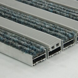 Sercan - Sermat Halı ve Lastik Fitilli Aliminyum Paspas Gri 55X89cm Sercan - Sermat Halı ve Lastik Fitilli Aliminyum Paspas Gri 55X89cm